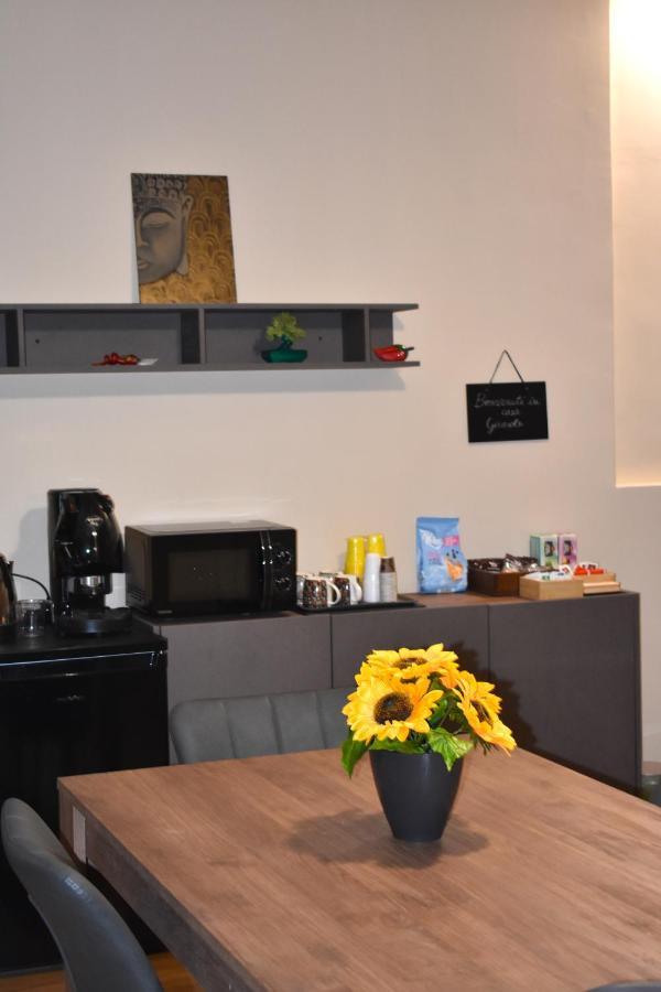 Casa Vacanze Oikia - Room Girasole Nápoly Kültér fotó